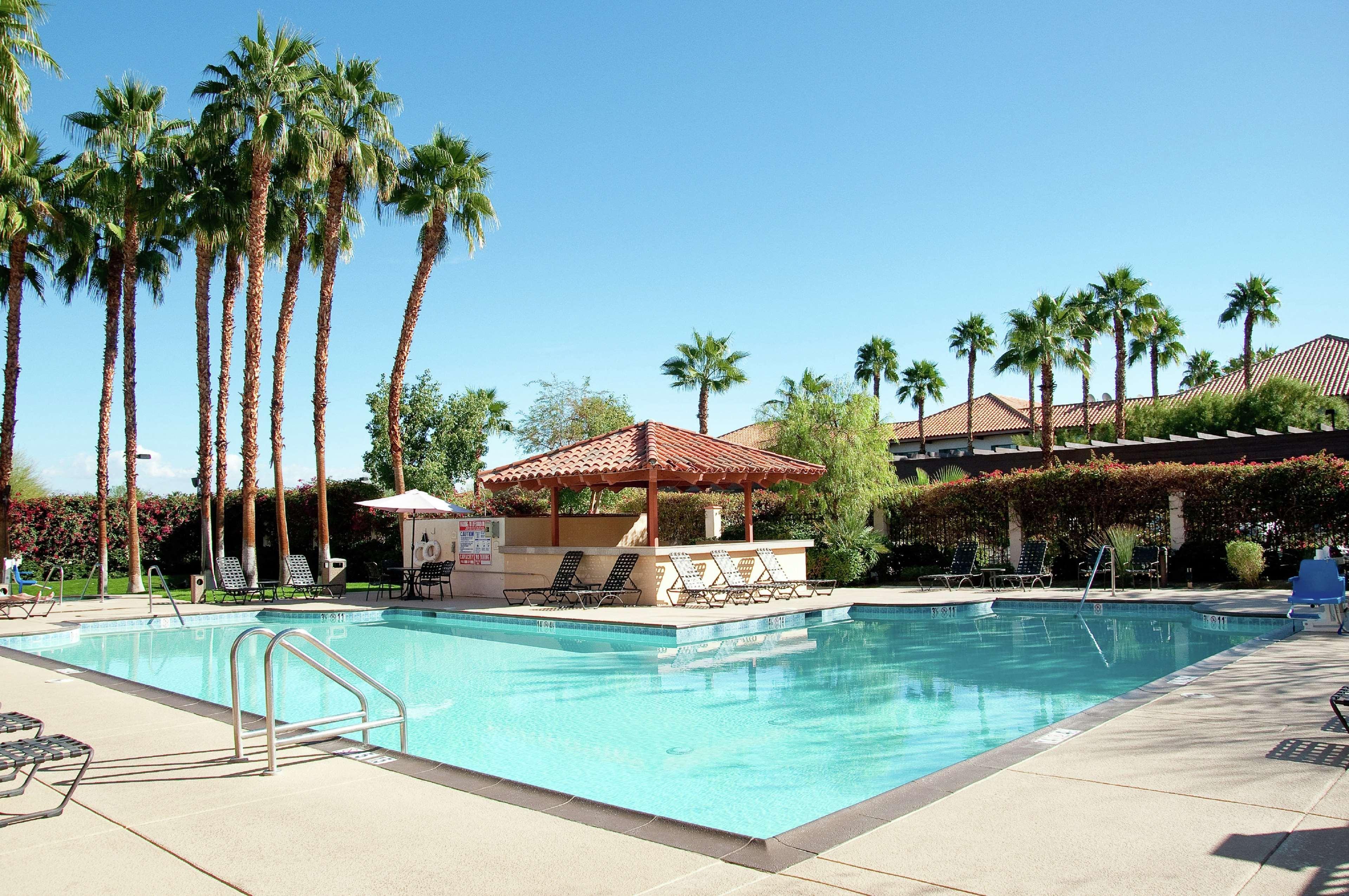 Hilton Garden Inn Palm Springs/Rancho Mirage Bagian luar foto