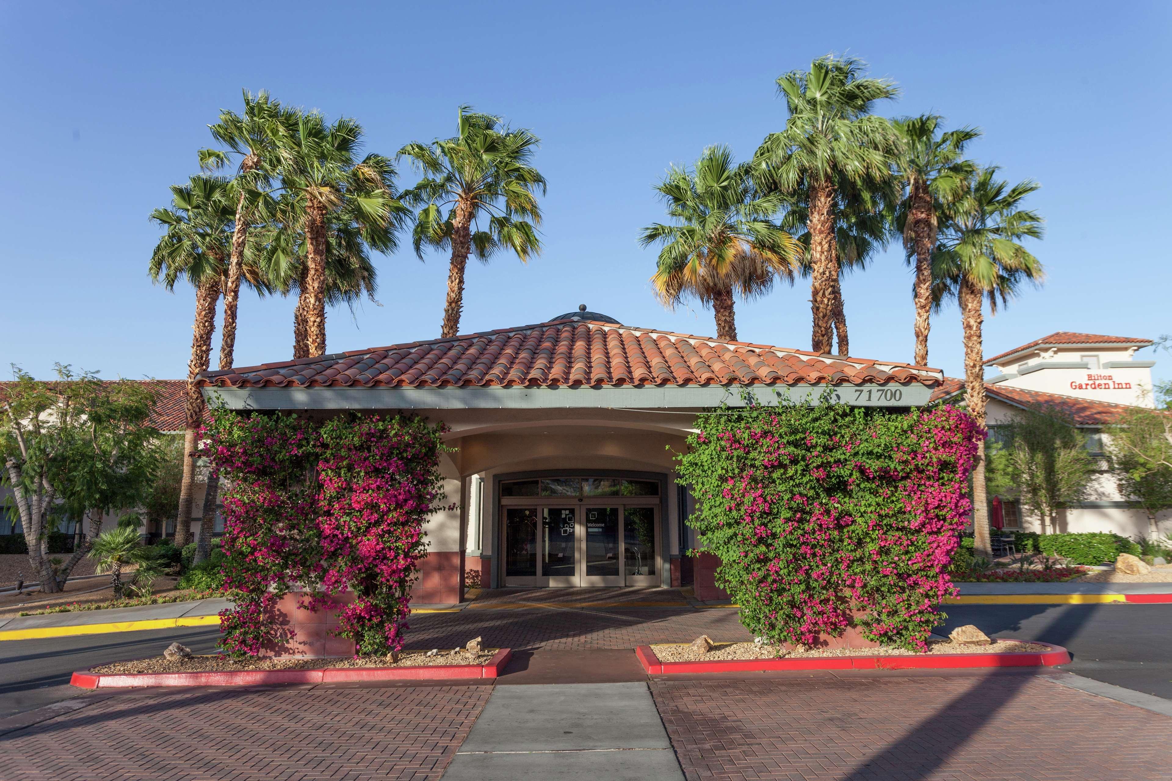 Hilton Garden Inn Palm Springs/Rancho Mirage Bagian luar foto