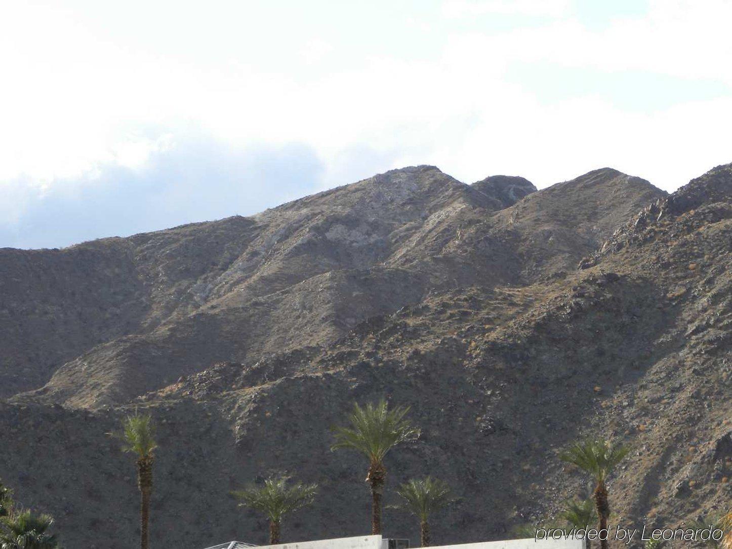 Hilton Garden Inn Palm Springs/Rancho Mirage Bagian luar foto