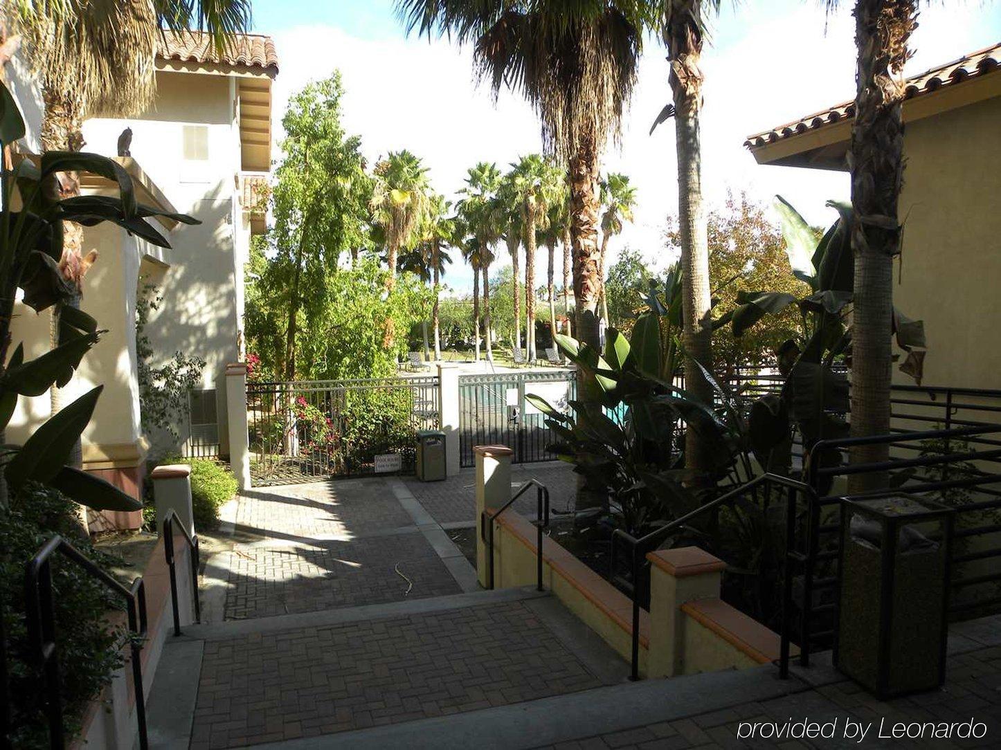 Hilton Garden Inn Palm Springs/Rancho Mirage Bagian luar foto
